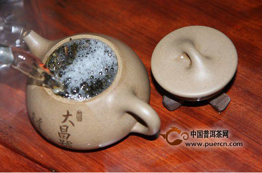 茶葉“泡沫”有益無(wú)害，不要掉進(jìn)誤區(qū)